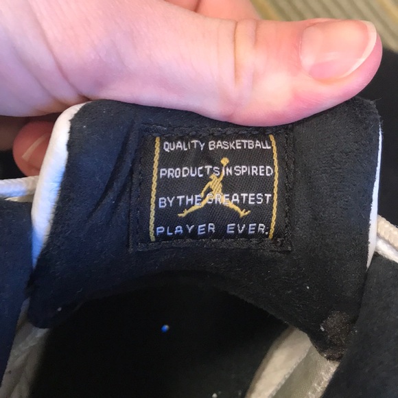 Air Jordan 11 Retro Low GS “Closing Ceremony” - Picture 4 of 5